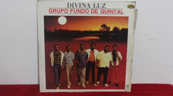 Grupo Fundo de Quintal - Divina Luz